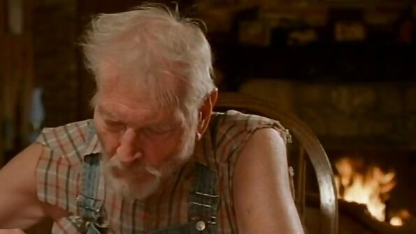 Mama hilft ihrem Mädchen bei einem Hardcore-Porno-Vorsprechen