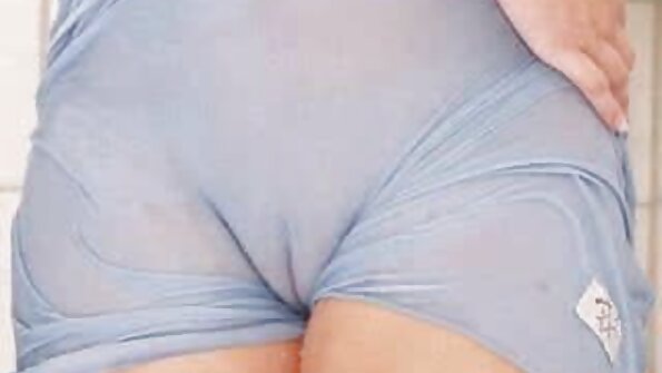 Die vollbusige Brünette Chanel Preston hat morgendlichen Sex