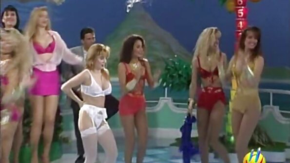 Шери Девил и Џоџо Кис уживаат во неговиот дебел пенис